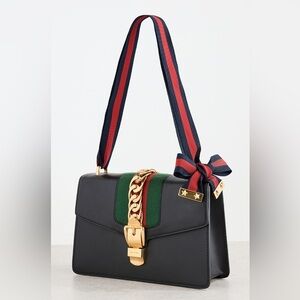 Gucci Small Leather Sylvie Shoulder Bag in Blue Agata